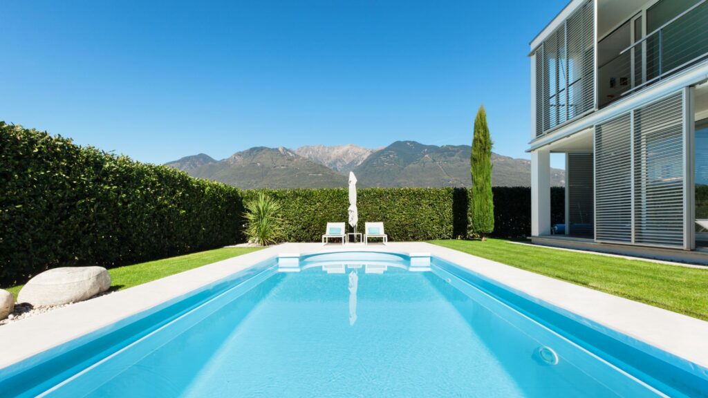 Permessi per piscina interrata: cosa serve per costruire